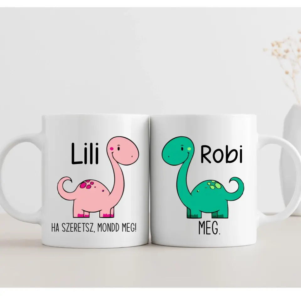 Szerelmes bögre pár dínókkal, saját névvel aranyos grafikával
