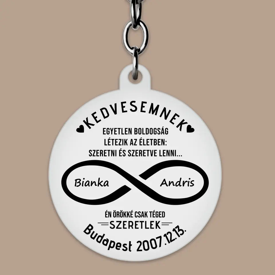 Végtelen szerelem kulcstartó végtelen jellel