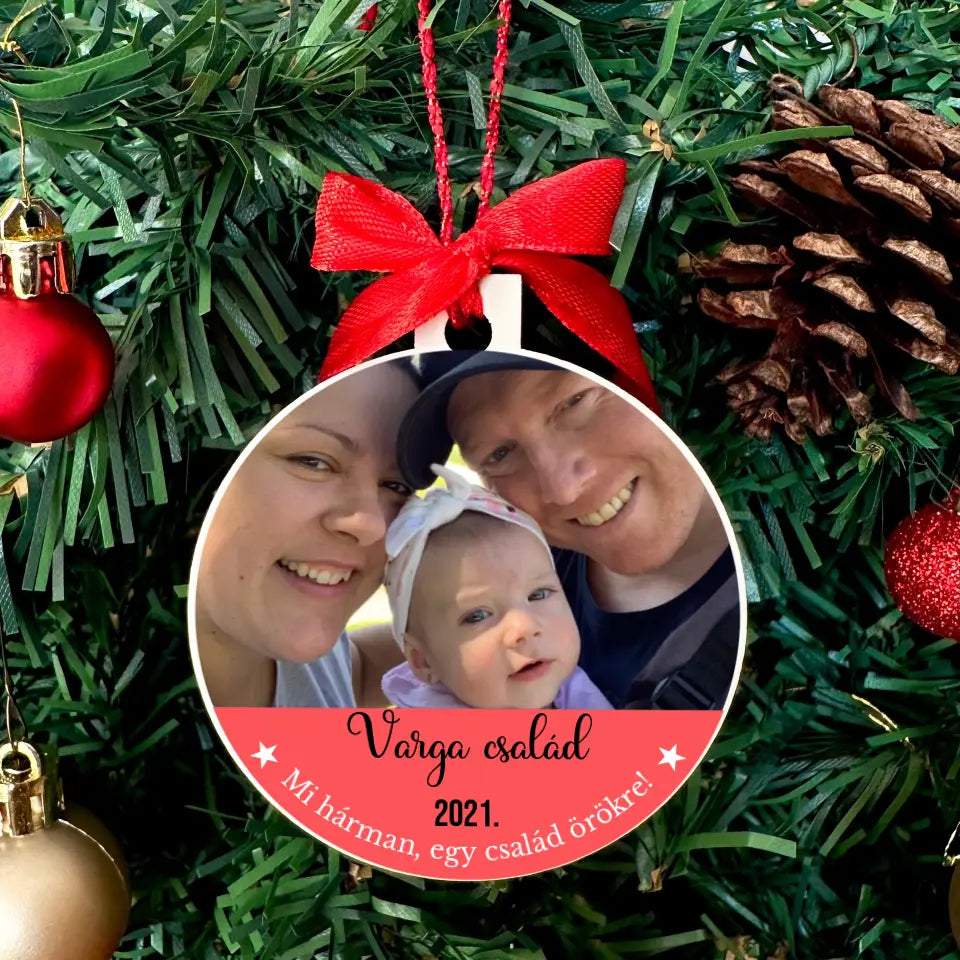 Fényképes karácsonyfadísz, piros szalaggal