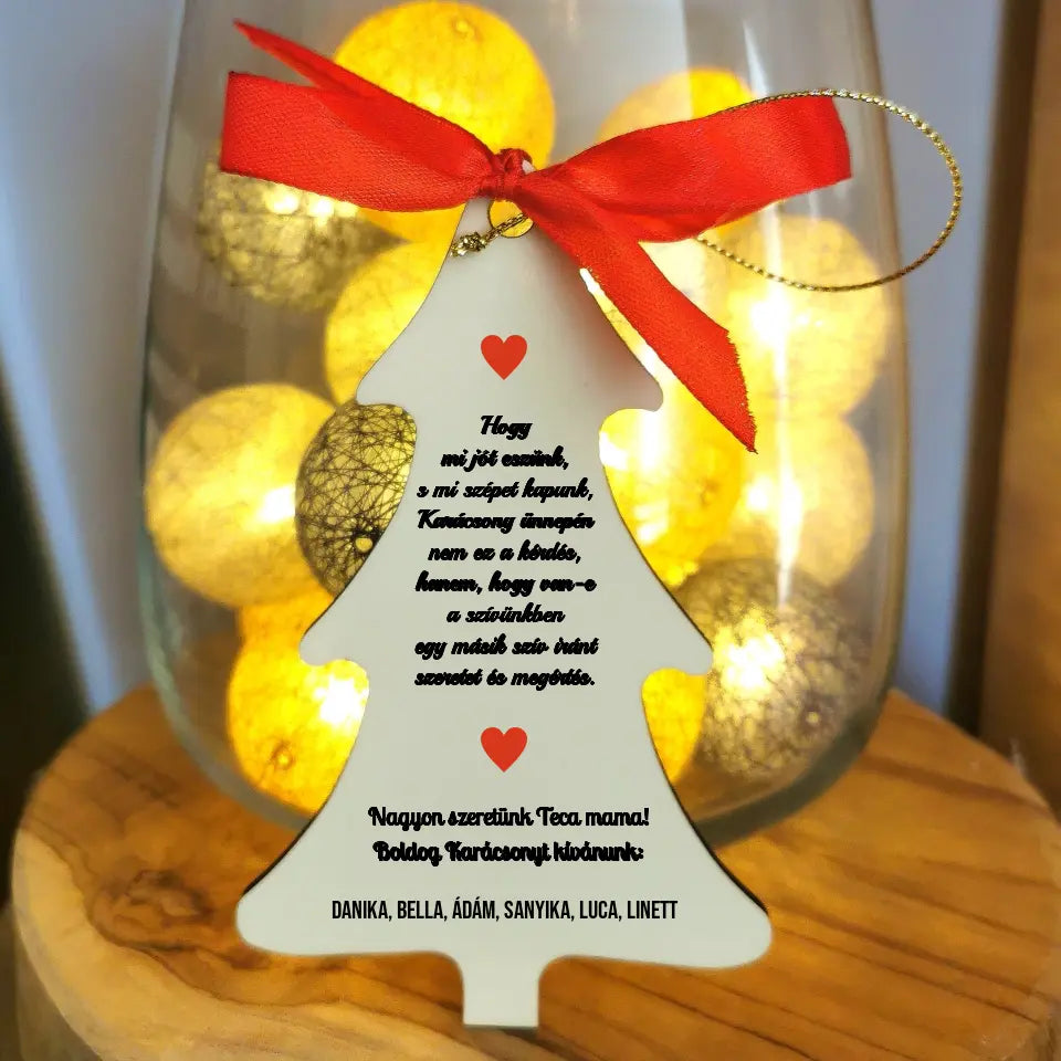 Karácsonyfa alakú dísz az unokák nevével