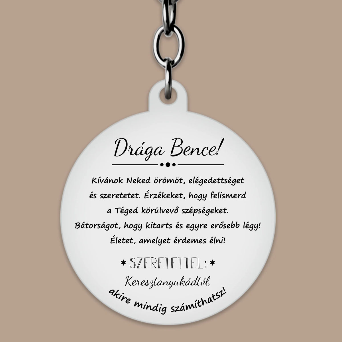 Maradandó ajándék keresztelőre fiúnak – gravírozott kulcstartó