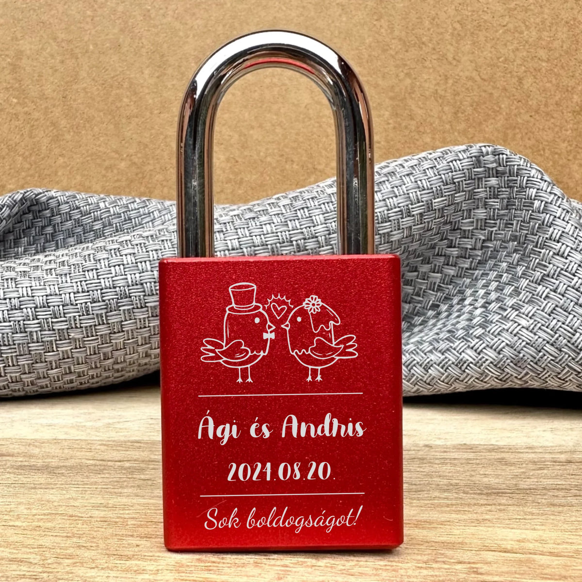 Esküvői lakat választható grafikával