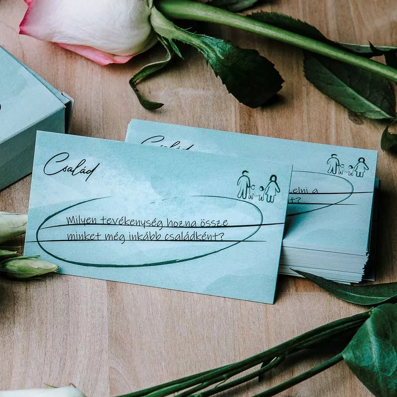 Kártyajáték pároknak, romantikus ajándék